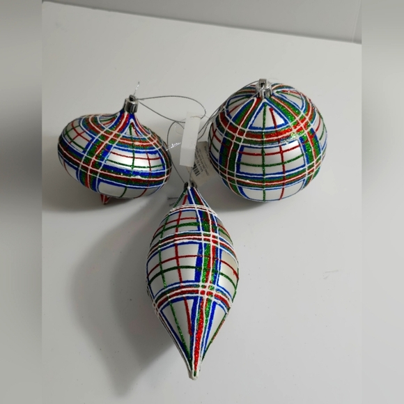 Kirklands Other - Kirklands home set of 3 ornaments glitter Vintage Chic new